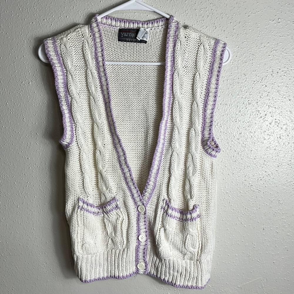 Yarnworks petite size small white vest with lavender trim